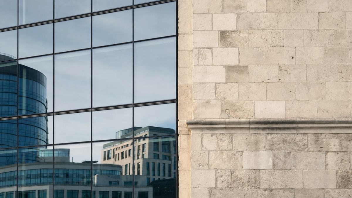 SCPI et krach boursier : une vraie diversification, pas une assurance